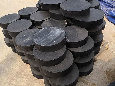 鹰潭板式橡胶支座由若干层橡胶片与薄钢板经加压硫化